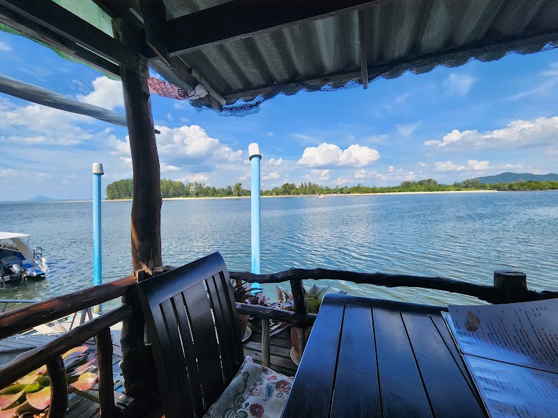 Catfish - Catfish, 113 ร้านอาหารcatfish Tambon Sala Dan, Amphoe Ko Lanta, Chang Wat Krabi 81150, Thailand