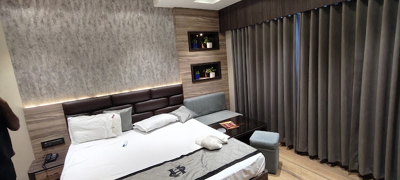 hotel orchid - hotel orchid MCRP+4XP, NJP Railway Sta Rd, Ward 35, Dabgram, Siliguri, West Bengal 734007, India