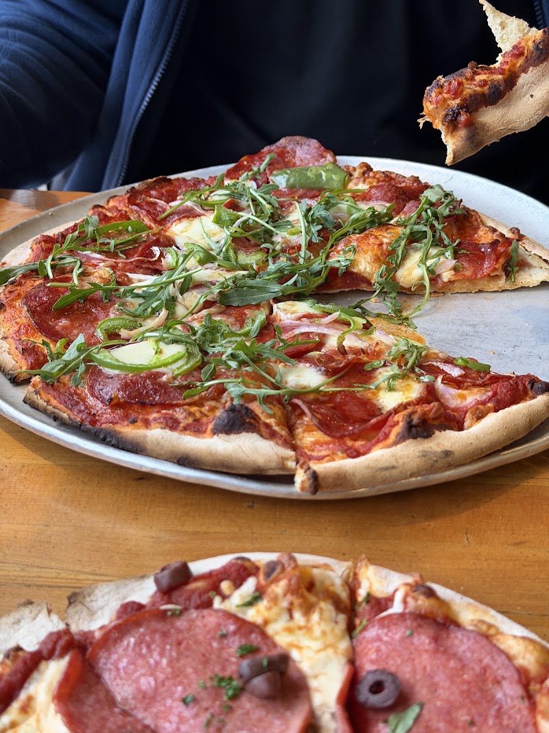 Rocky Mountain Flatbread Co. - Rocky Mountain Flatbread Co. 838 10 St, Canmore, AB T1W 2A7, Canada