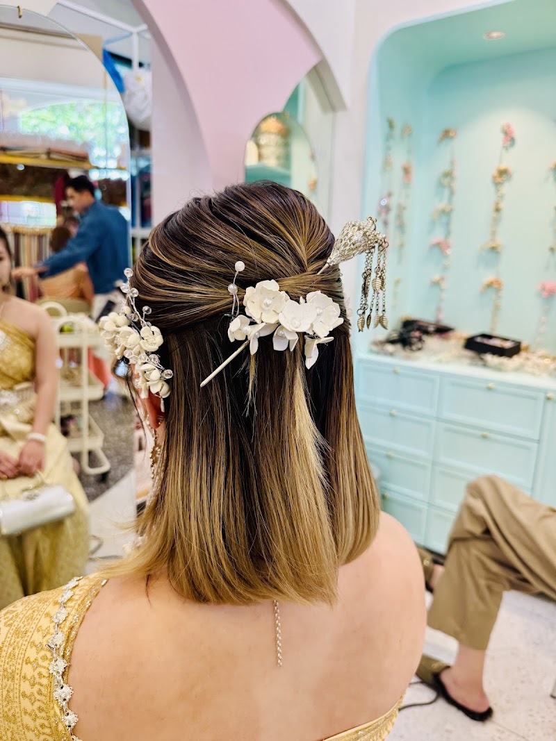 Sense of Thai : Thai Costume Rental - Sense of Thai : Thai Costume Rental, 11, 1 Maharaj - Tha Tien, Khwaeng Phra Borom Maha Ratchawang, Khet Phra Nakhon, Krung Thep Maha Nakhon 10200, Thailand