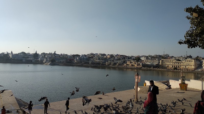 Varah Ghat - Varah Ghat, FHQ4+V8X, Choti Basti, Pushkar, Rajasthan 305022, India