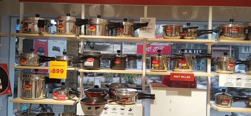Pigeon Exclusive Store - Pandri, Raipur | Chimneys, Hobs, Cast Iron Cookware & More - Pigeon Exclusive Store - Pandri, Raipur | Chimneys, Hobs, Cast Iron Cookware & More, Jeewan Bima Marg, Main Rd, nearby Hotel Simran Pride, Pandri, Raipur, Chhattisgarh 492004, India