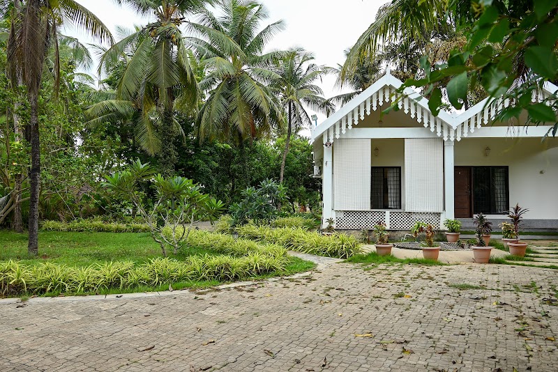 White Serenity Pool Villa Near Beach Udupi