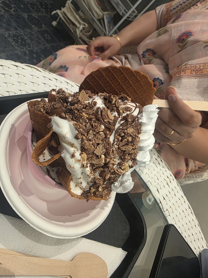 The Swirls Ice creams - The Swirls Ice creams opposite to reliance digital, Saraswati Nagar, Madhuban, Jodhpur, Rajasthan 342011, India