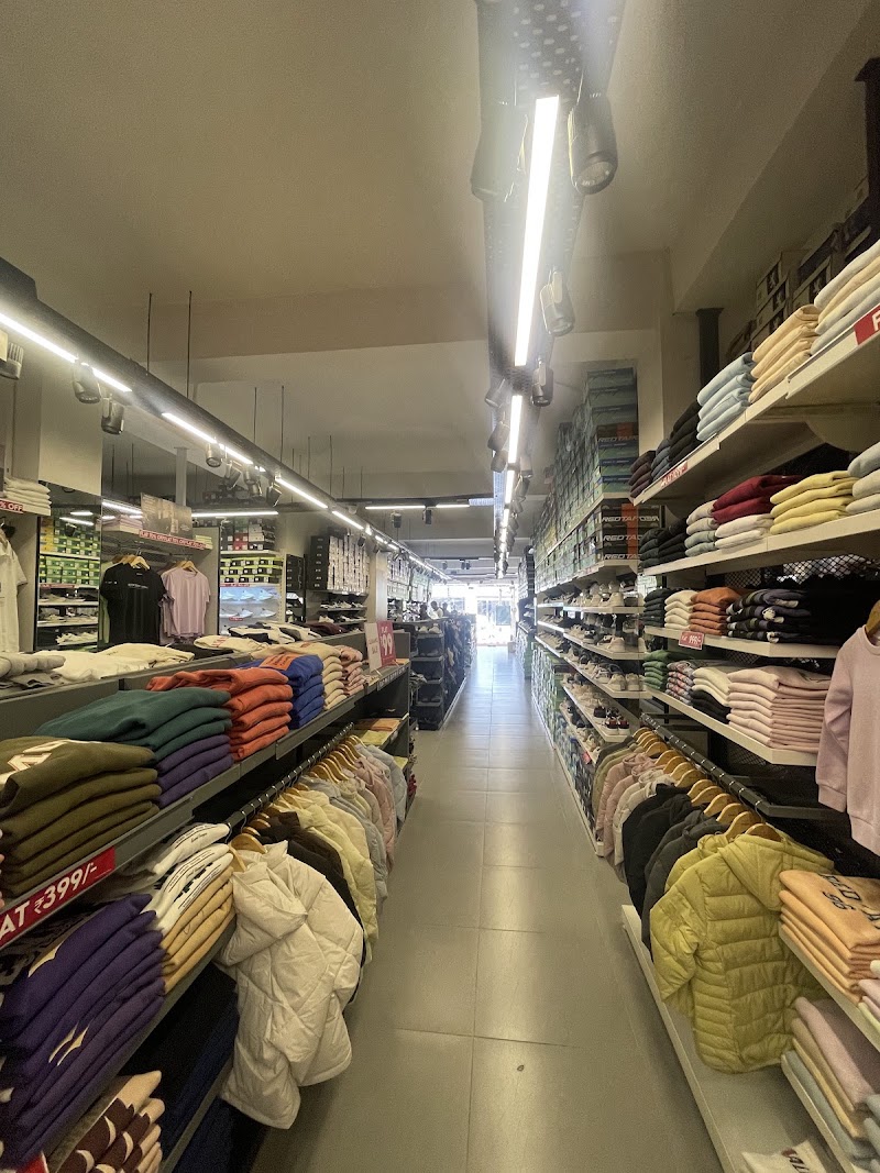 Red Tape Exclusive Online Store - Red Tape Exclusive Online Store, The Jewel Residency Khanyar, adjacent to Shiraz cinema, Khaniyar, Srinagar, 190003