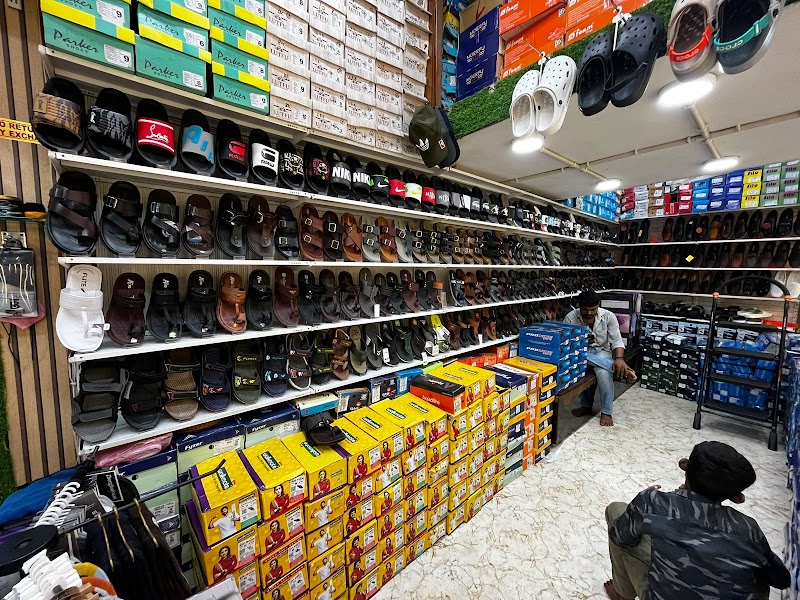 VT Footwear - VT Footwear, 6JP6+5Q8, mode, Daganiya, Sunder Nagar, Raipur, Chhattisgarh 492013, India