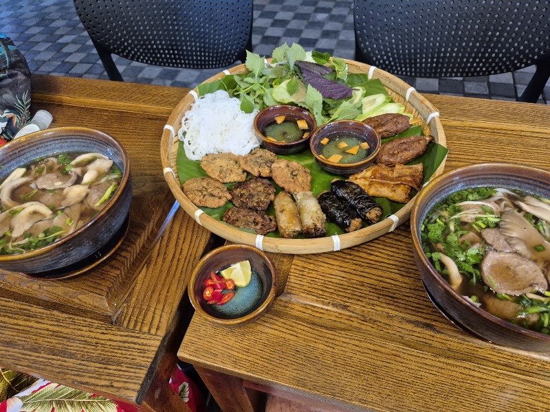 Hue Nhien Vegan & Vegetarian - Hue Nhien Vegan & Vegetarian 15 P. Tống Duy Tân, Hàng Bông, Hoàn Kiếm, Hà Nội 100000, Vietnam