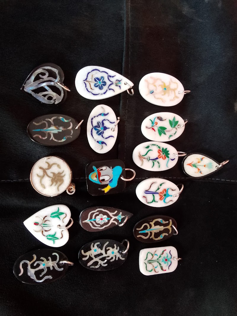 BlueStone Jewellery Good Earth City Centre Mall, Gurgaon - BlueStone Jewellery Good Earth City Centre Mall, Gurgaon Unit no.15, GF,Good Earth City Centre, Pocket H, Nirvana, Sector 50, Gurugram, Haryana 122018, India