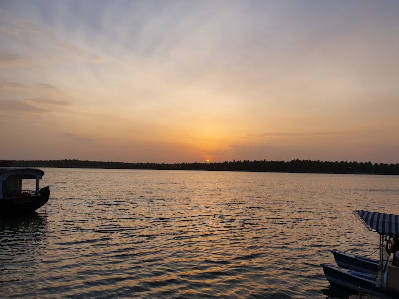 Hotels - Hotels Dindi, Gudimellanka, Andhra Pradesh 533253, India