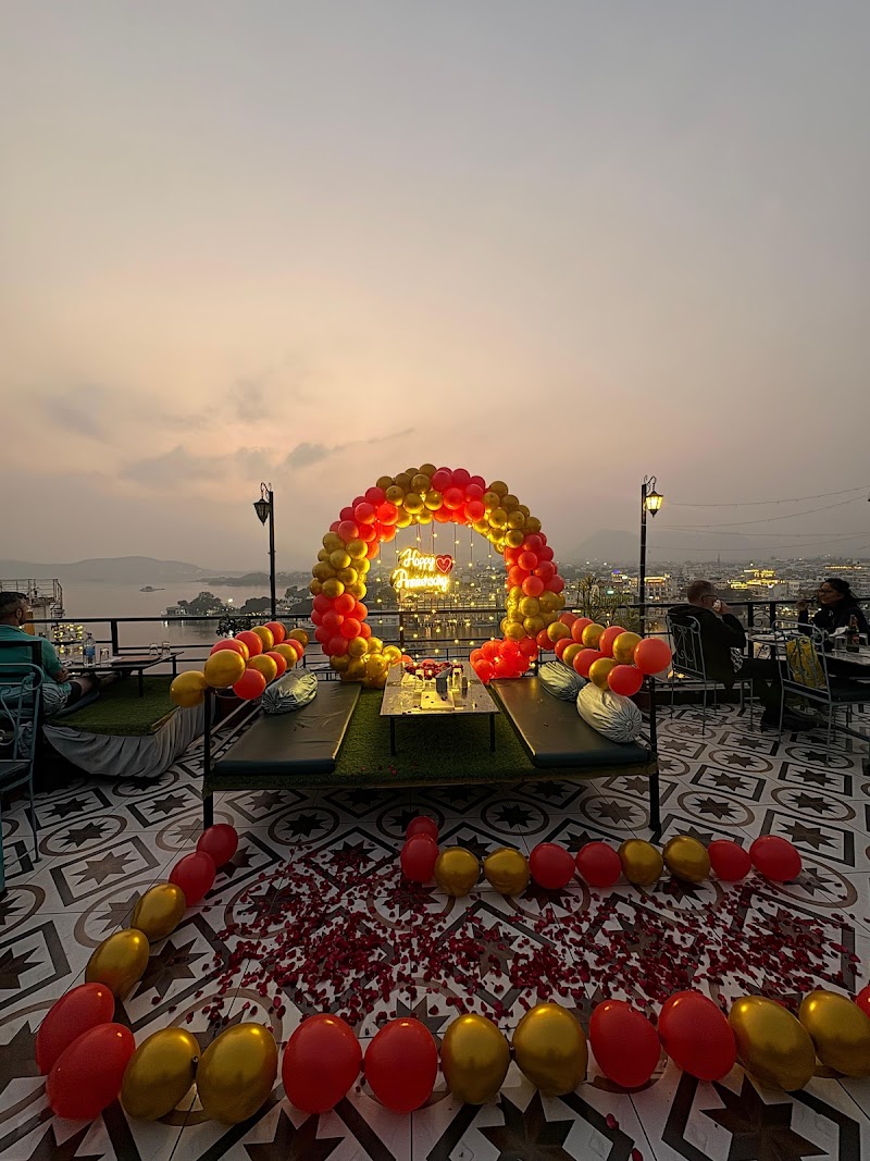 The Lakecity Rooftop Cafe And Restaurant - The Lakecity Rooftop Cafe And Restaurant Budh Ji Ka Darwaja, Jagdish Chowk, Ward 4, Udaipur, Rajasthan 313001, India