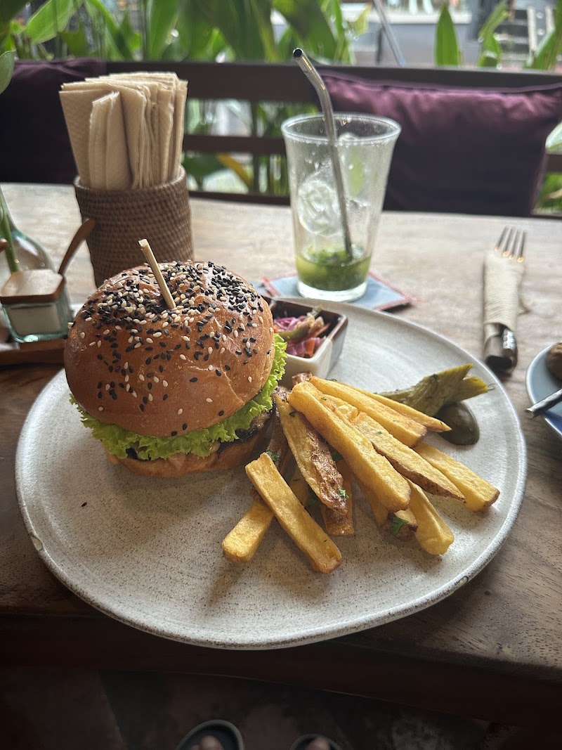KAFE - KAFE, Jl. Hanoman No.44B, Ubud, Kecamatan Ubud, Kabupaten Gianyar, Bali 80571, Indonesia