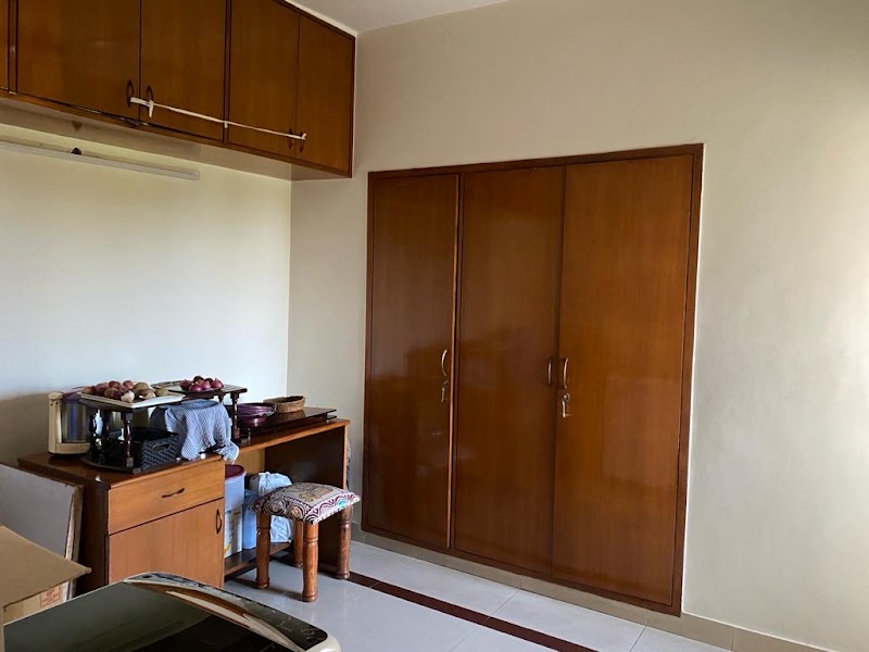 Azad Apartments - Azad Apartments, B1/04, Sri Aurobindo Marg, Vijay Mandal Enclave, Kalu Sarai, New Delhi, Delhi 110016, India