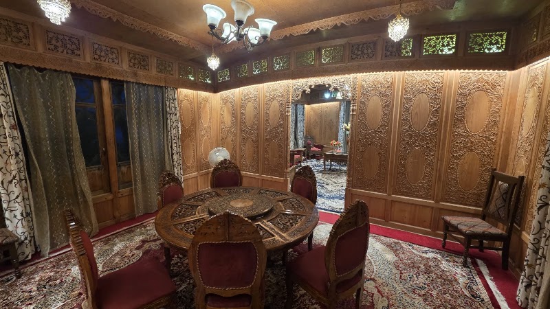 Houseboats Group Dal Lake - Houseboats Group Dal Lake, 3VW2+P56, Karapura, Dal Lake, Srinagar, 190006