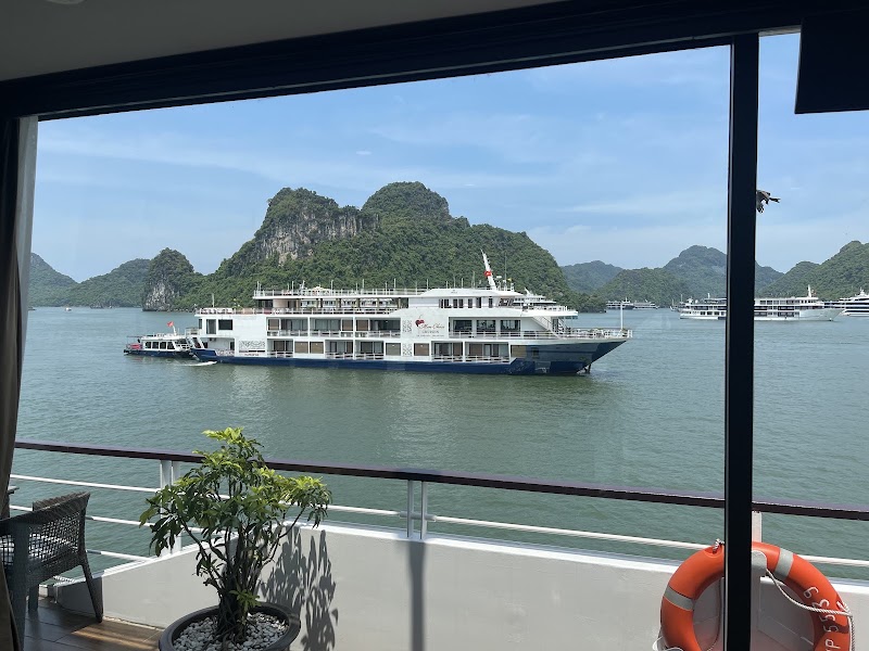 Mon Cheri Cruise Terminal - Mon Cheri Cruise Terminal, WXCJ+CC, Tuan Chau, Quang Ninh, Vietnam
