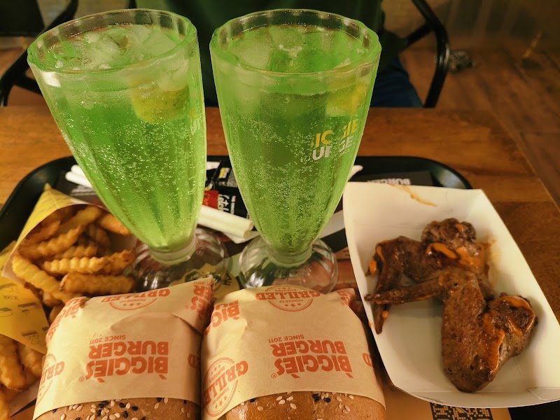 Biggies Burger: Bargarh - Biggies Burger: Bargarh Plot no 1367, 8JW9+M2J, 18501, chowk, near swayamsiddha bhawan, Bandutikra, Bargarh, Odisha 768028, India