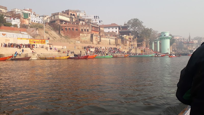 Chet Singh Ghat Varanasi - Chet Singh Ghat Varanasi 72V4+QW6, in front of Chet Singh fort, Ghats of Varanasi, Shivala, Varanasi, Uttar Pradesh 221001, India