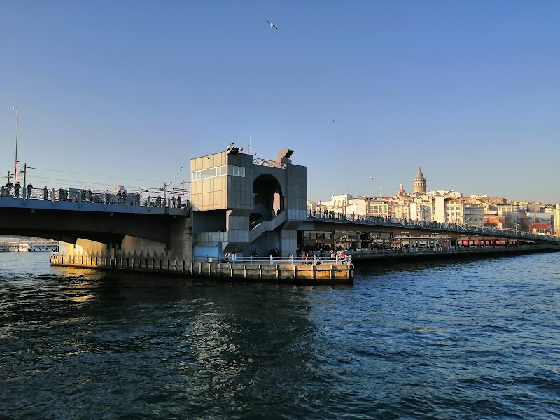 Galata Bridge - Galata Bridge, Kemankeş Karamustafa Paşa, Galata Köprüsü, 34425 Beyoğlu/İstanbul, Türkiye