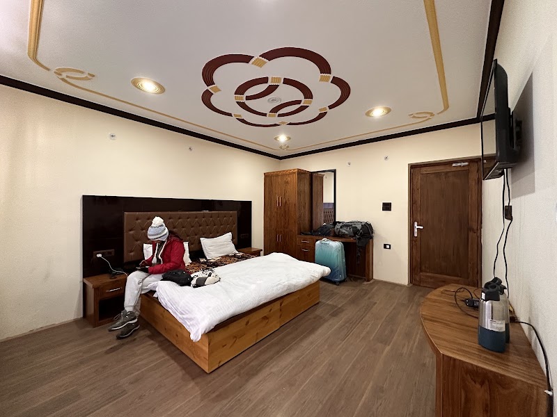 Hotel Mountain Retreat - Hotel Mountain Retreat, near Shanti Stupa Road, Yurtung, Leh, 194101