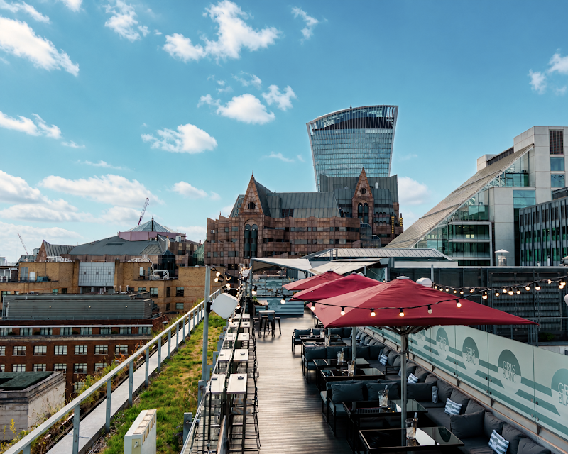 Savage Garden Rooftop Bar - Savage Garden Rooftop Bar Fl 12, 7 Pepys St, London EC3N 4AF, UK