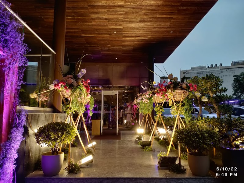 Madin Hotel - Madin Hotel The Mall Rd, beside JHV Mall, Near JHV Mall, Varanasi cantonment, Varanasi, Uttar Pradesh 221002, India