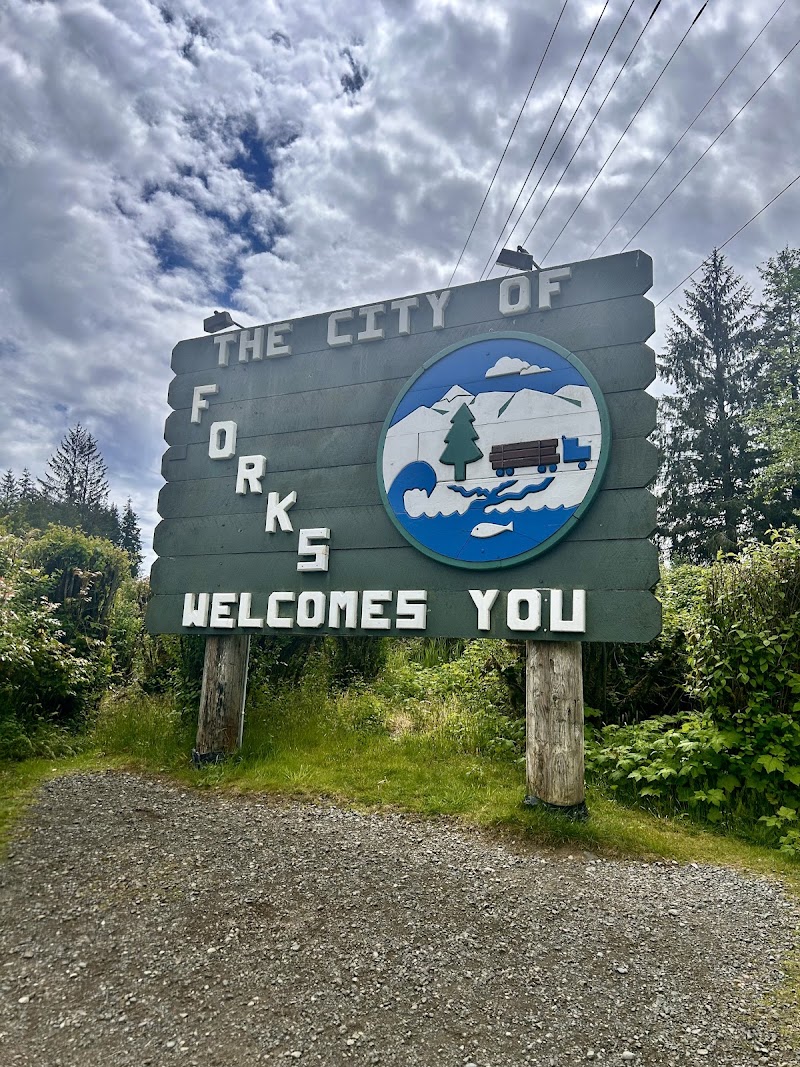 Forks Welcome Sign