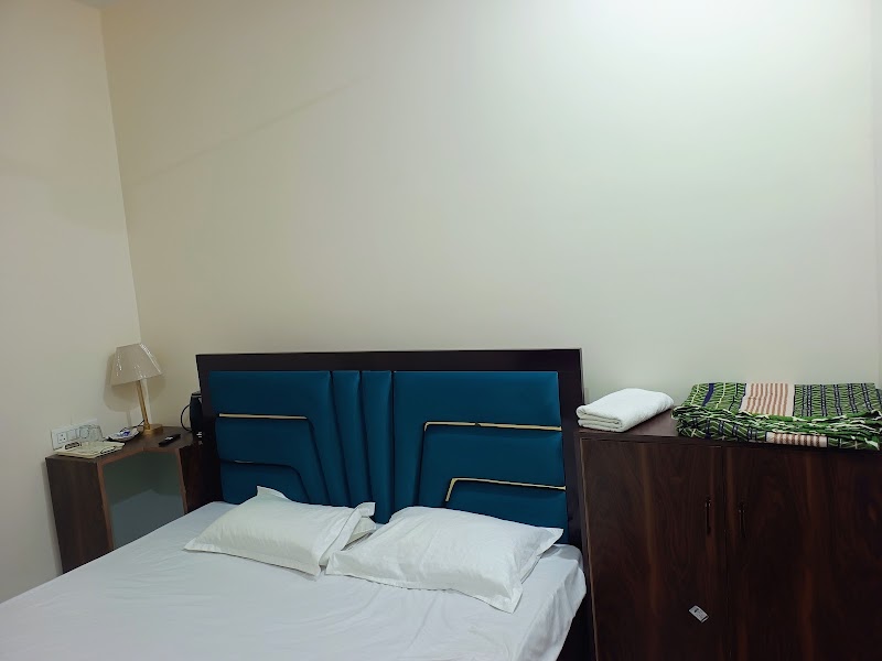 Kusum Homestay - Kusum Homestay Reliance Tower, Ayodhya Dham, 4/7/98, Raiganj Rd, near to Ram Mandir Road, Dant Dhawan Kund, New Colony, Ayodhya, Uttar Pradesh 224123, India