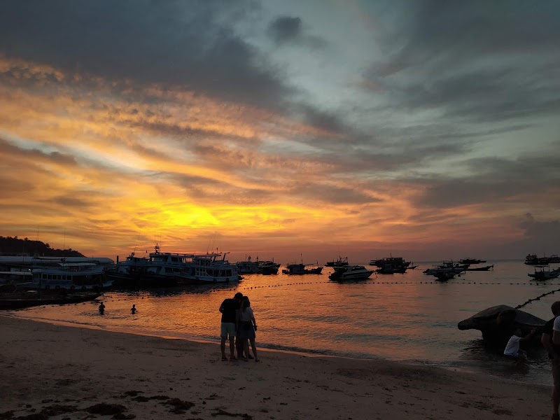 Mae Haad Beach