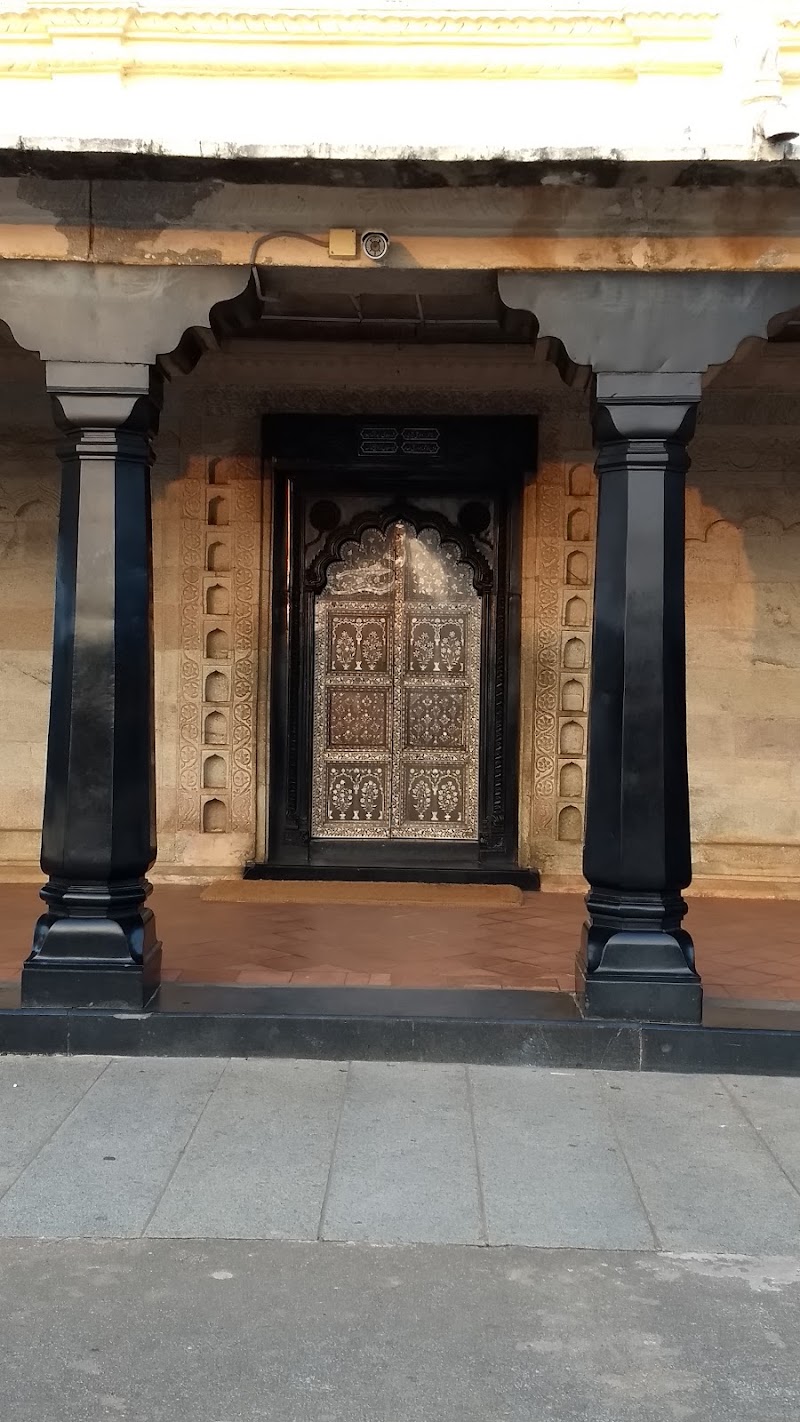 KSRTC Bus Stand, Srirangapattana - KSRTC Bus Stand, Srirangapattana, CMCR+9H9 Axis Bank ATM, ಶ್ರೀರಂಗಪಟ್ಟಣ, ಕರ್ನಾಟಕ 571438, India