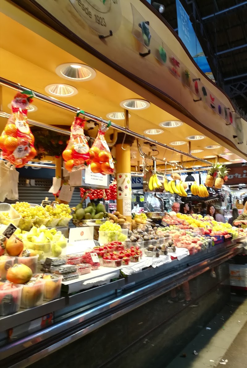 Mercat de la Barceloneta - Mercat de la Barceloneta Pl. del Poeta Boscà, 1, 2, Ciutat Vella, 08003 Barcelona, Spain