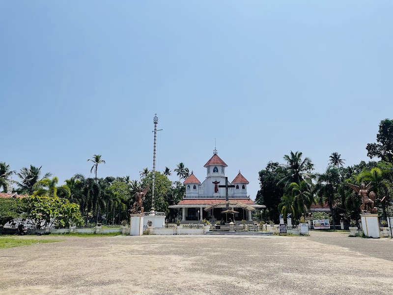 St. Francis Assisi Syro Malabar Church - St. Francis Assisi Syro Malabar Church, G8CJ+9QF, Thalavady, Aikyabharatham, Alappuzha, Aryad South, Keralam 688006, India