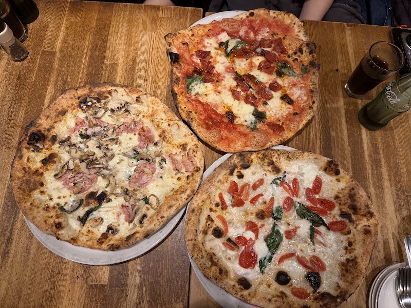 La Pizza Napoletana Regalo - La Pizza Napoletana Regalo Japan, 〒553-0003 Osaka, Fukushima Ward, Fukushima, 1-chōme−5−２ 堀野ビル １階
