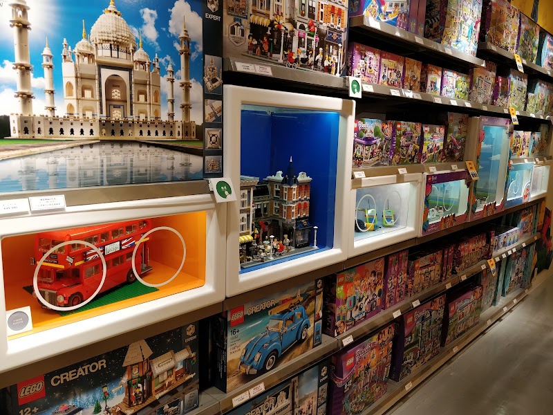 LEGO Store Tokyo - LEGO Store Tokyo Japan, 〒100-0005 Tokyo, Chiyoda City, Marunouchi, 1-chōme−9−１ 東京駅 一番街 地下一階