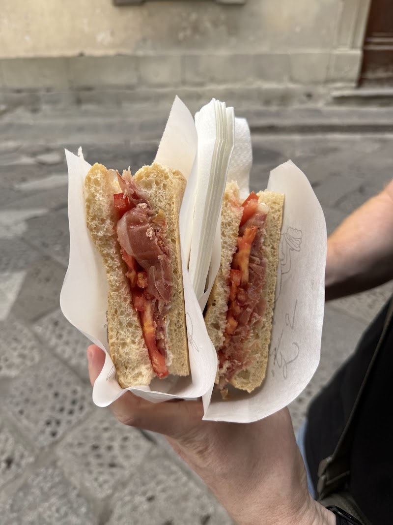 Lo Schiacciavino - Santa Croce - Lo Schiacciavino - Santa Croce, Via Giuseppe Verdi, 6/red, 50122 Firenze FI, Italy