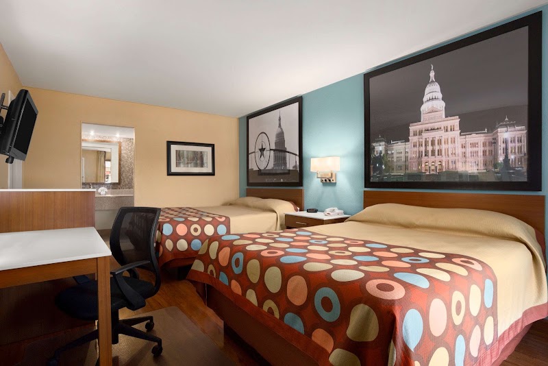 Super 8 by Wyndham Austin Downtown/Capitol Area - Super 8 by Wyndham Austin Downtown/Capitol Area 1201 N Interstate Hwy 35, Austin, TX 78702, USA