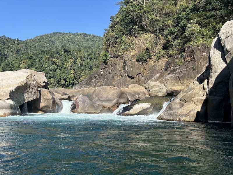 Shnongpdeng Suspension Bridge - Shnongpdeng Suspension Bridge, 6254+784, Dawki, Shnongpdeng, Meghalaya 793109, India