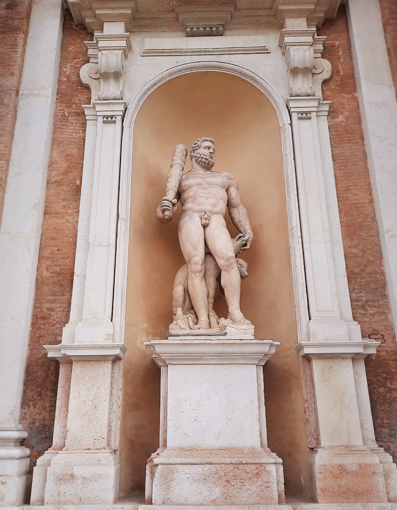 Palazzo Ducale di Modena - Palazzo Ducale di Modena Piazza Roma, 15, 41121 Modena MO, Italy