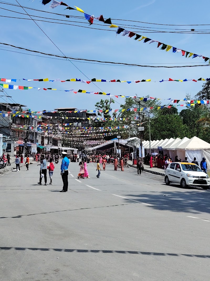 Highlander Trekking Equipment Shop - Highlander Trekking Equipment Shop 6X37+PPG, Lakeside Rd, Pokhara 33700, Nepal