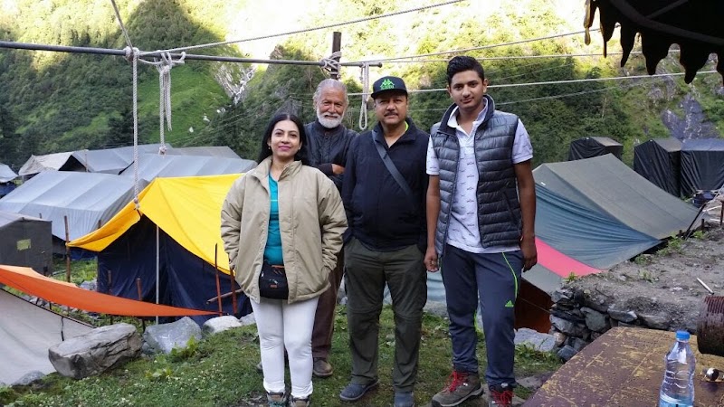 Blue Poppy Swiss Cottage camps - Blue Poppy Swiss Cottage camps Helipad Ground, Ghangaria, Uttarakhand 246443, India
