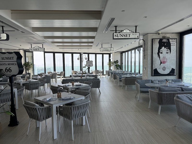 Malibu Sky Lounge & Bar - Malibu Sky Lounge & Bar Paramount Hotel Midtown 113797 - شارع المستقبل - الخليج التجاري - دبي - United Arab Emirates