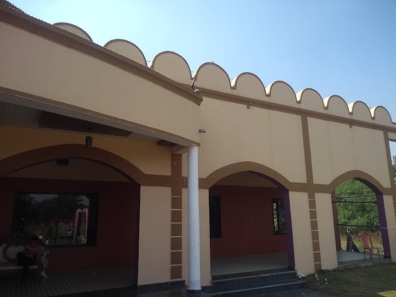 Doaba Dashmesh Dhaba (PURE VEG) - Doaba Dashmesh Dhaba (PURE VEG), Great Eastern Rd, N.H. 6, Kumhari, Raipur, Chhattisgarh 490042, India