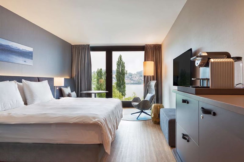 Radisson Blu Hotel, Lucerne - Radisson Blu Hotel, Lucerne Lakefront Centre, Inseliquai 12, 6005 Luzern, Switzerland
