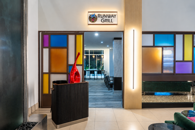 Runway Grill at the DoubleTree by Hilton Sarasota Bradenton Airport - Runway Grill at the DoubleTree by Hilton Sarasota Bradenton Airport, inside DoubleTree by Hilton, 8009 15th St E, Sarasota, FL 34243, USA