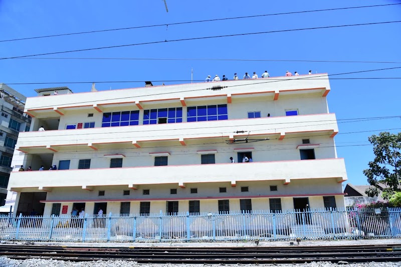 Tirupati Railway Station - Tirupati Railway Station, JCH9+9W9, Tata Nagar, Tirupati, Andhra Pradesh 517501, India