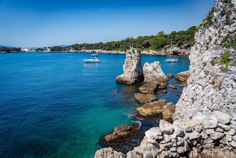 Baie des Milliardaires d'Antibes - Baie des Milliardaires d'Antibes 2 Chem. des Douaniers, 06160 Antibes, France