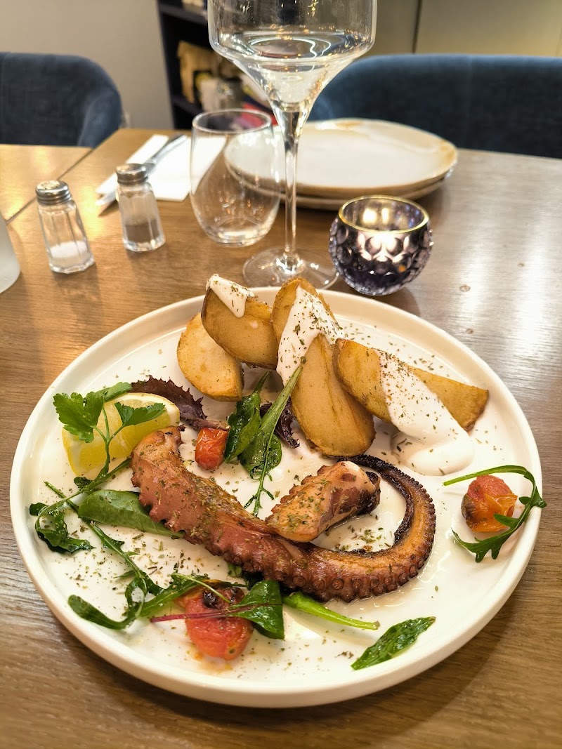 L'ouzeri Paris Odéon - L'ouzeri Paris Odéon 17 Rue Grégoire de Tours, 75006 Paris, France