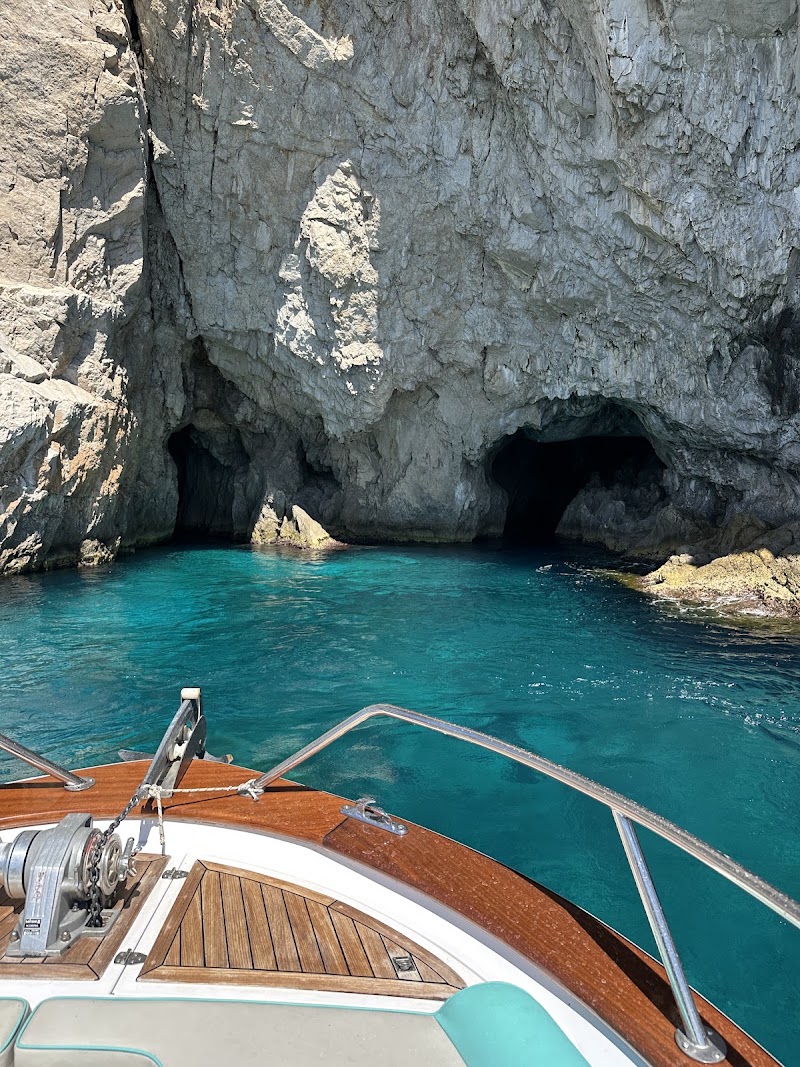 You Know! Sorrento - Amalfi coast - Capri - Ischia - You Know! Sorrento - Amalfi coast - Capri - Ischia Via Marina di Cassano, 19, 80063 Piano di Sorrento NA, Italy
