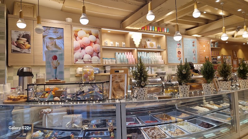 Glace Room & family café