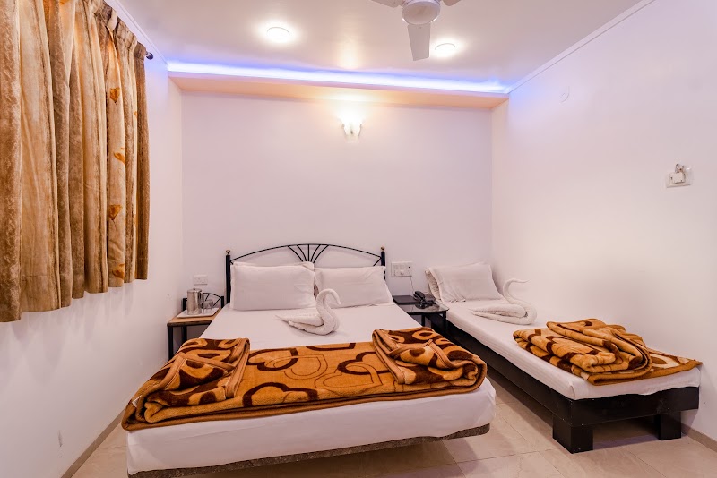 Hotel Vyankatesh & Pure Veg Restaurant - Hotel Vyankatesh & Pure Veg Restaurant 141, Main Road, near Police Station, Mahabaleshwar, Maharashtra 412806, India