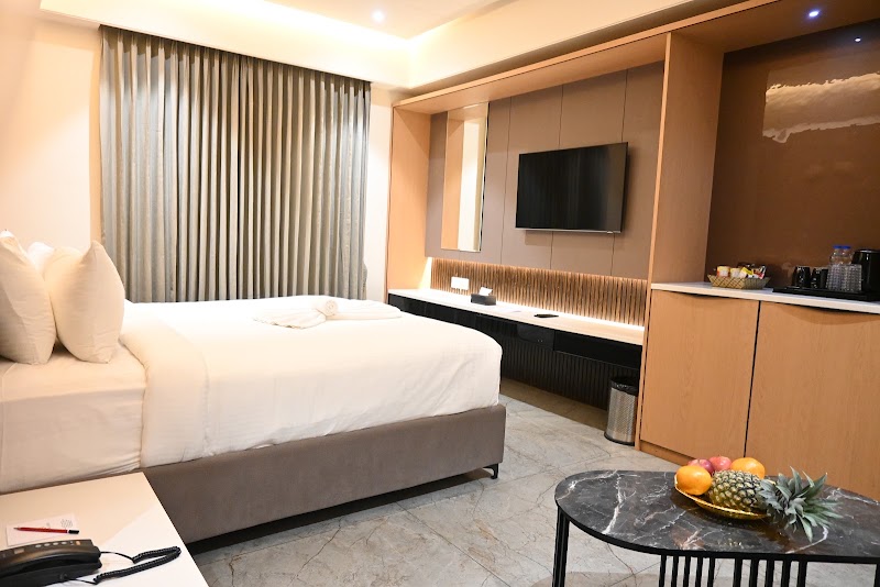 VANTARA SUITES - VANTARA SUITES SURVEY-642/2A,3RD MAIN ROAD,KATPADI TO VELLORE ROAD, 3rd East Main Rd, opp. to BURGER KING, opp. to DARLING ELECTRONICS, V G Rao Nagar, Bharathi Nagar, Katpadi, Vellore, Tamil Nadu 632007, India