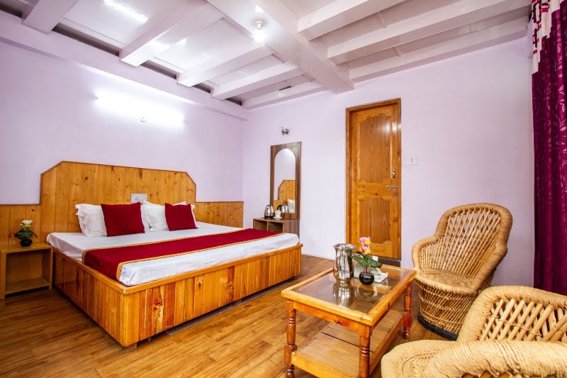 Mountain Dew Hotel - Omik Grills & Cafe - Mountain Dew Hotel - Omik Grills & Cafe Manu Temple Rd, Old Manali, Manali, Himachal Pradesh 175131, India